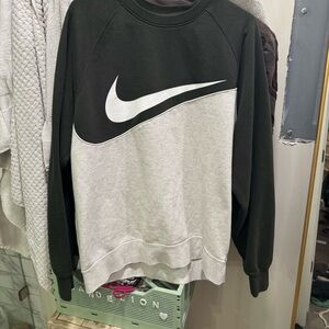 Men’s Nike Swoosh Crew Neck Olive Green / White